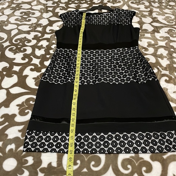 Studio One- New York dress - Picture 4 of 4